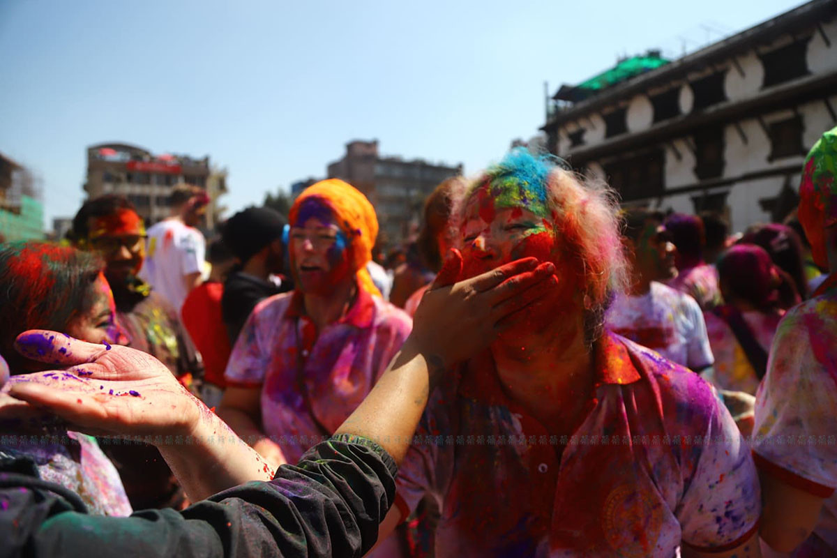 https://raracms.setopati.com/uploads/shares/2020/sujita/holi at basantapur/holi parba (1).jpg